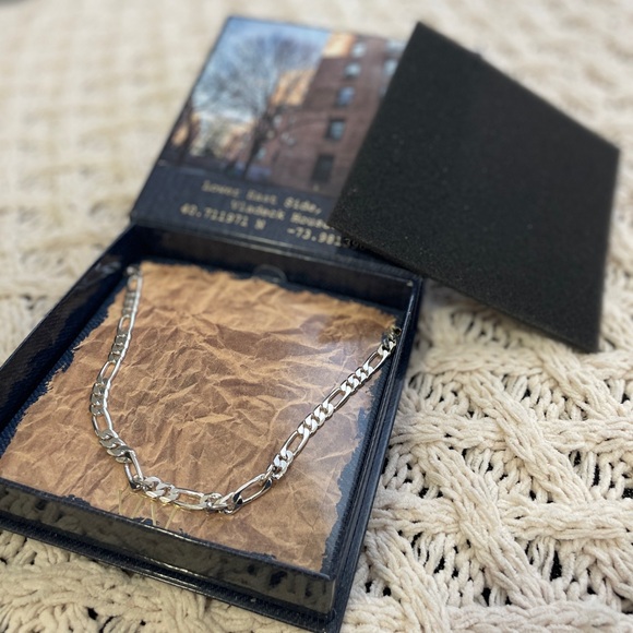 L.E.S Figaro Chain - Picture 8 of 10